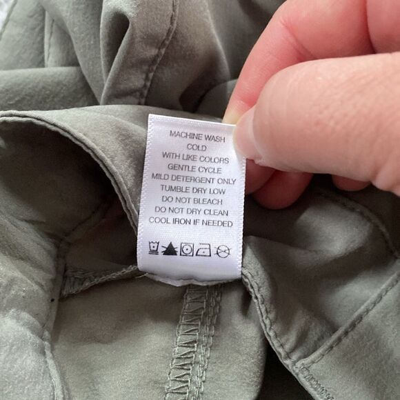 Eastern Mountain Sports Active Capris - Size 10 - Picture 8 of 9